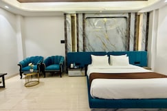 Pheonix Luxury Inn Hotel, Mhow