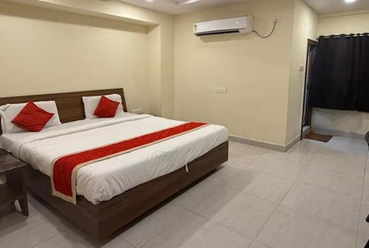 FabHotel Shree Mohan Palace