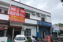 Deluxe Home Stay,Gagret(District Una) H.P., Una