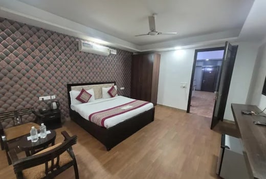 FabHotel Delight Suites