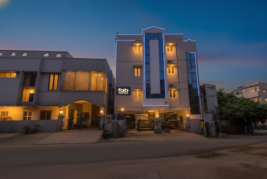 FabHotel Aditya Yatri Nivas - Nr. Tirupati Railway Station