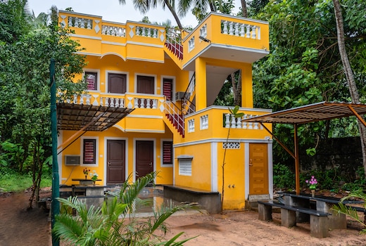 Pavisha Farm House | Pool & Garden