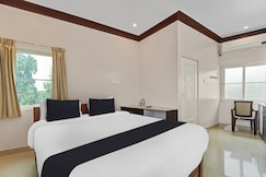 Collection O SRI Lakshmi Residency And Mahal A/C, Kovilpatti