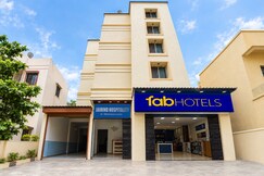 FabHotel Jaihind Building, Pune