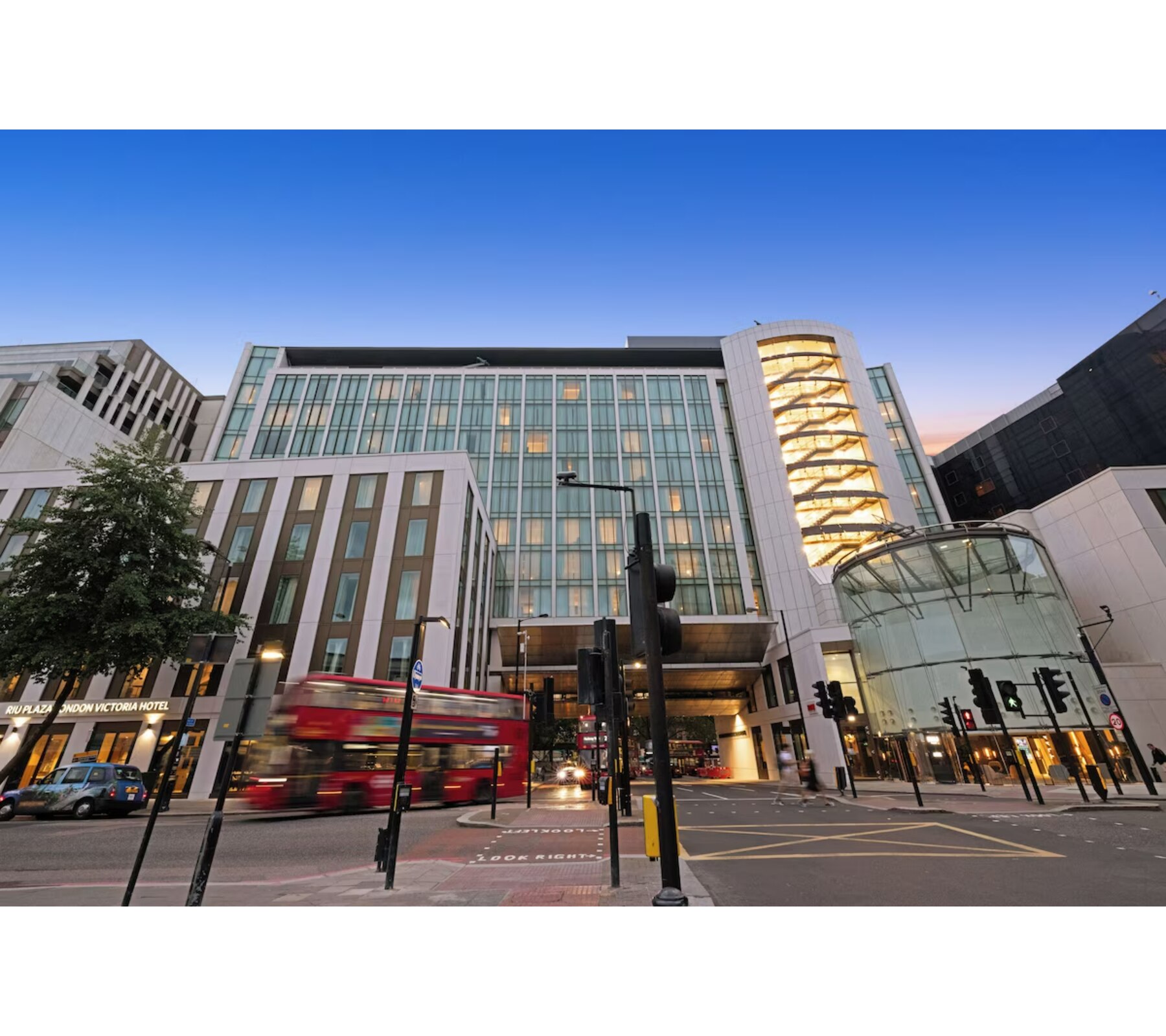 Hotel Riu Plaza London Victoria - Tap to explore photos