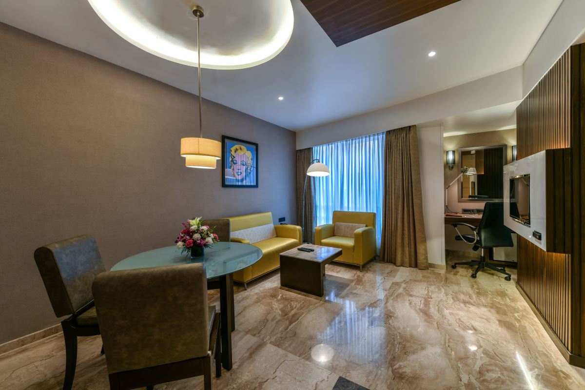 The Regale by Tunga