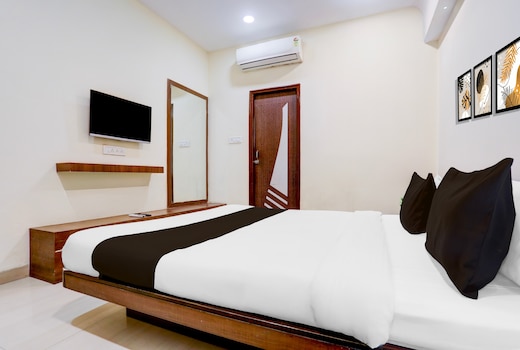 Hotel O La Banian Hotel & Restaurant