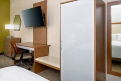 Holiday Inn Express & Suites Naples North - Bonita Springs, Lee, Florida