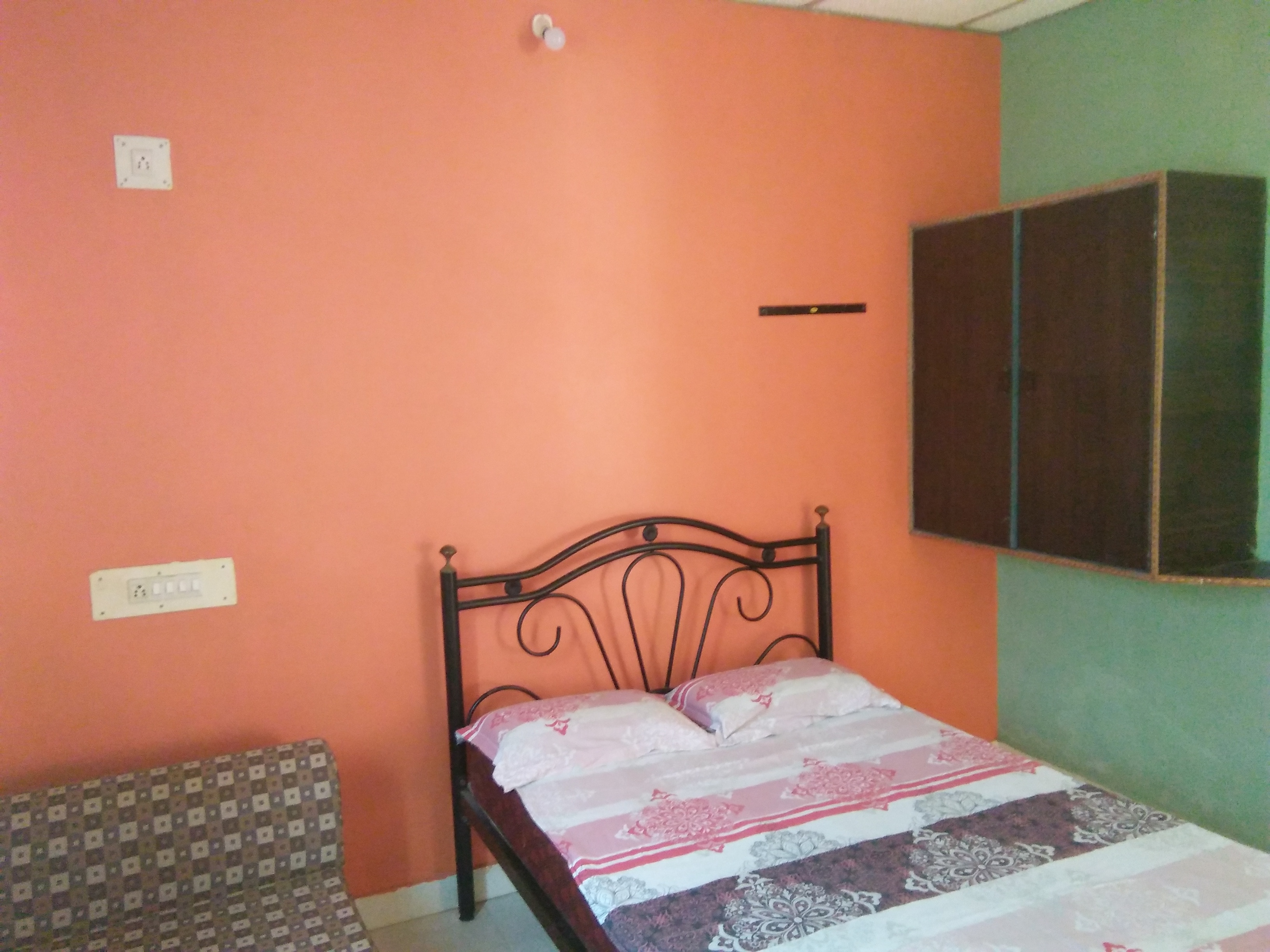 Shri Umamaheshwari Cottage - Tap to explore photos