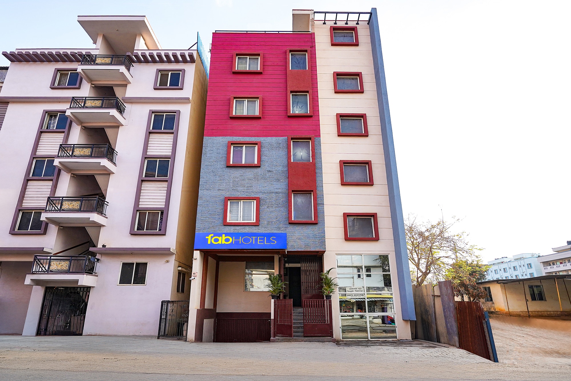 FabExpress La Palma Residency - Near Ecospace Business Park, Bellandur - Tap to explore photos