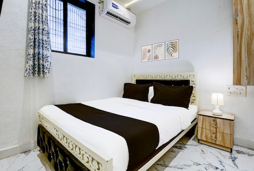 Super Hotel O Khar East Near Railway Station