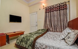 Deluxe with private bathrooms