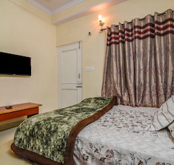 Deluxe with private bathrooms