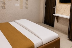 HOTEL MAX - In Budget & Comfortable Rooms - For Corporates, Couples, Families Near HMV, DAV, Grain M, Batala