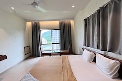 Hotel Maharaja, Nevasa