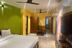 white yellow residency, Chidambaram