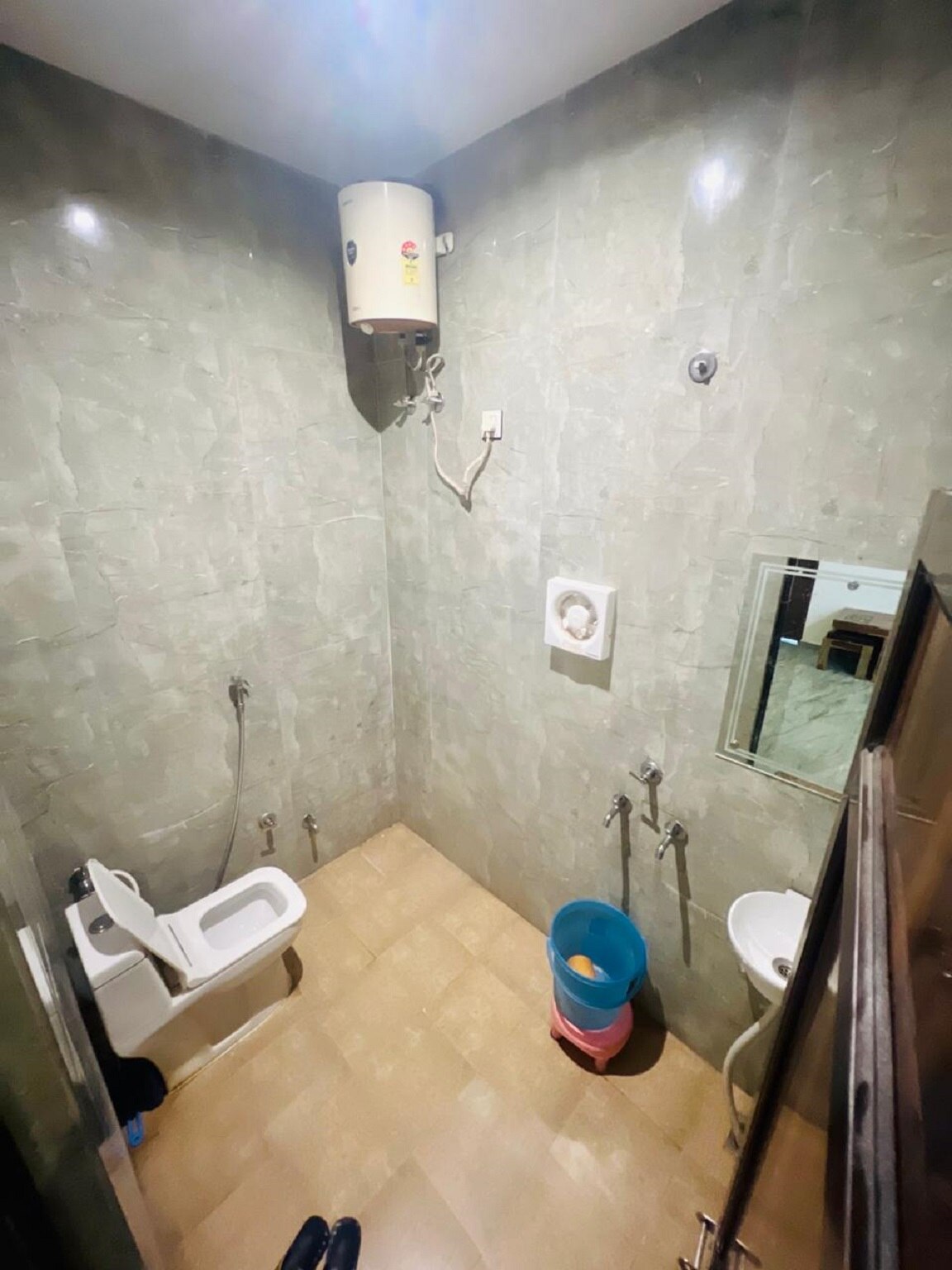 SHREE SHYAM HOTEL AND RESTAURANT - Tap to explore photos