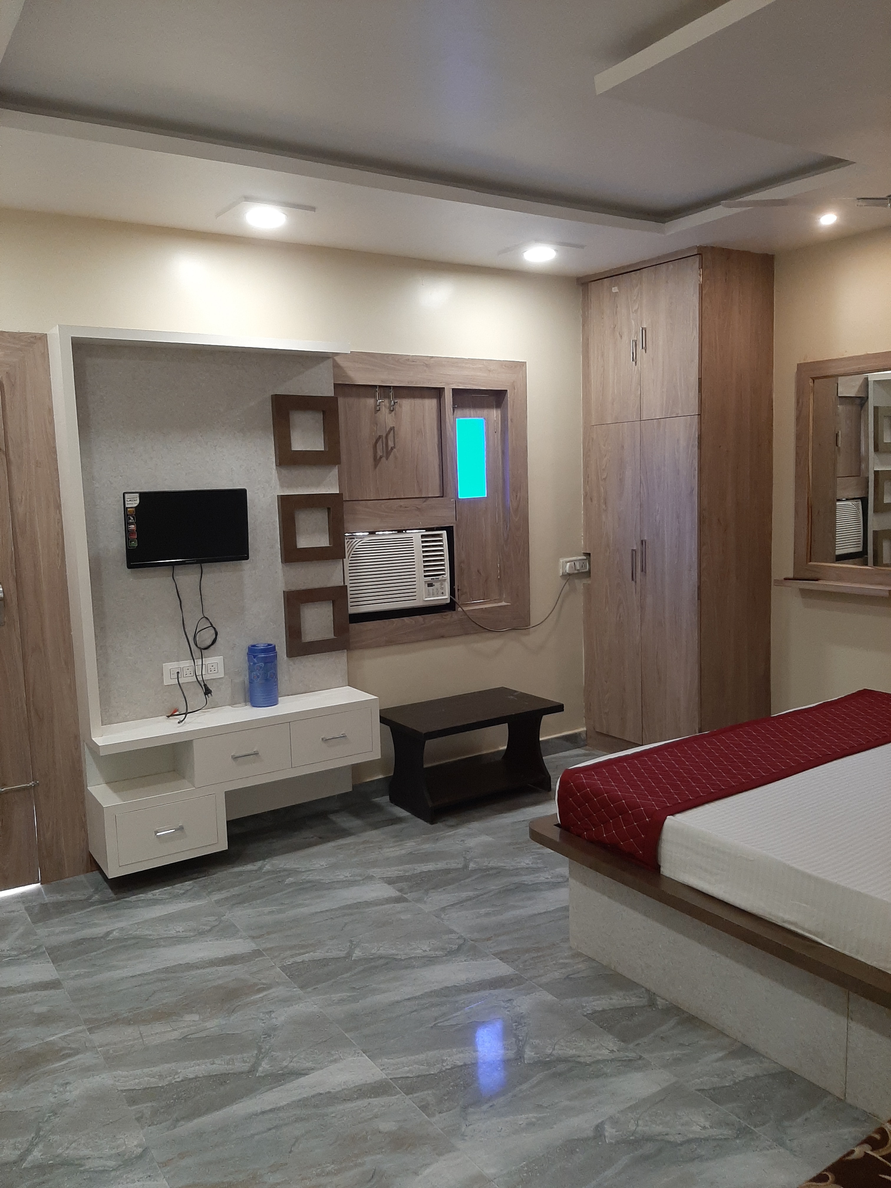 HOTEL KUNJ BIHARI PALACE - Tap to explore photos