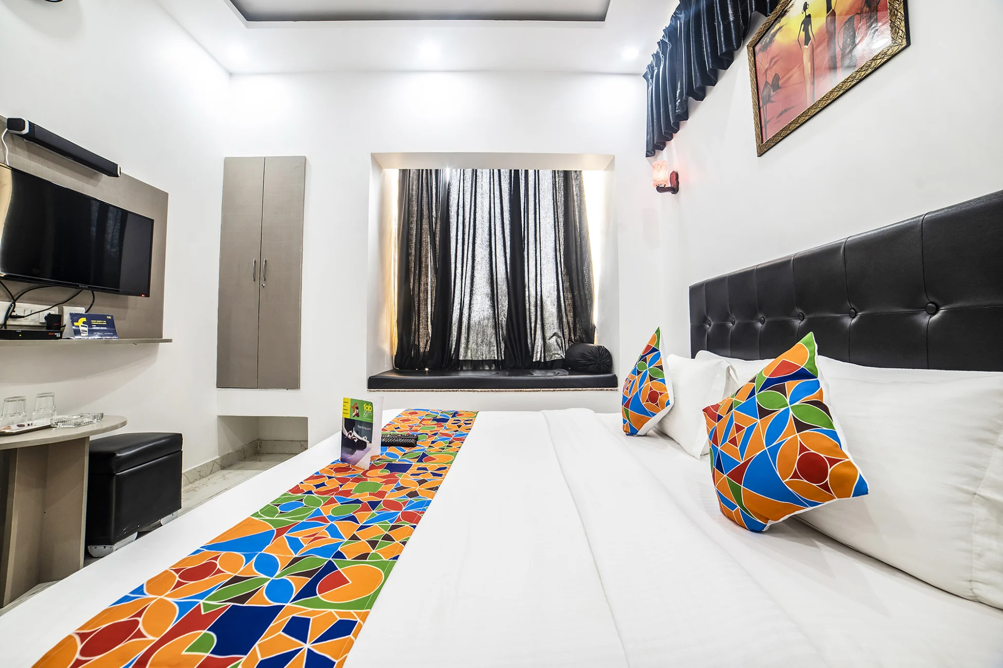 Red Inn Gurgaon | Rooms & Restaurant, Gurgaon