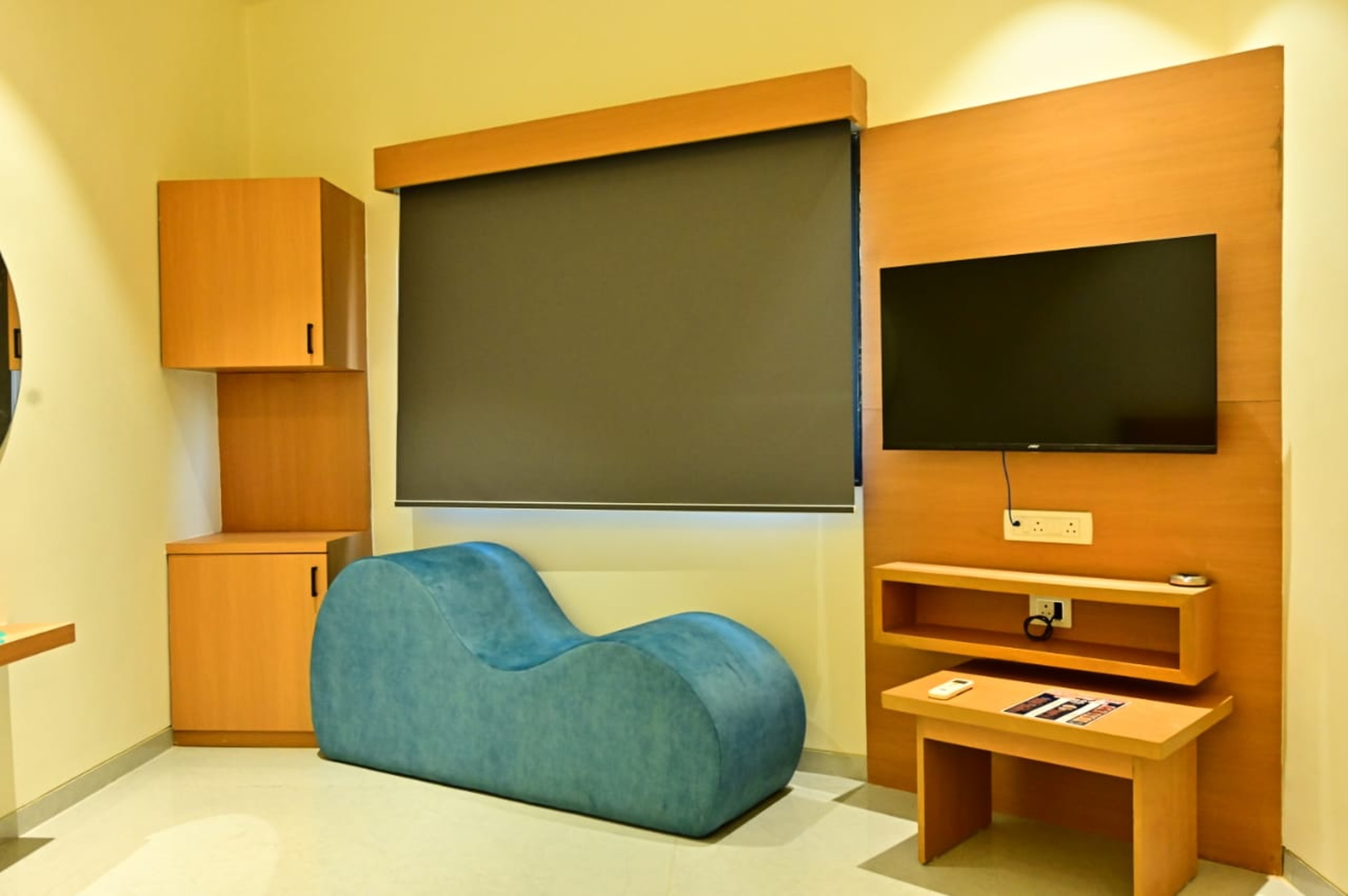 Hotel Aakar - Tap to explore photos