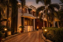 Hottley Lavender Farm 6 Rooms Pvt Pool Chef, Meerut