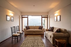 Lake View 2BHK close to Mall Road l Emerald Bay, Bhimtal