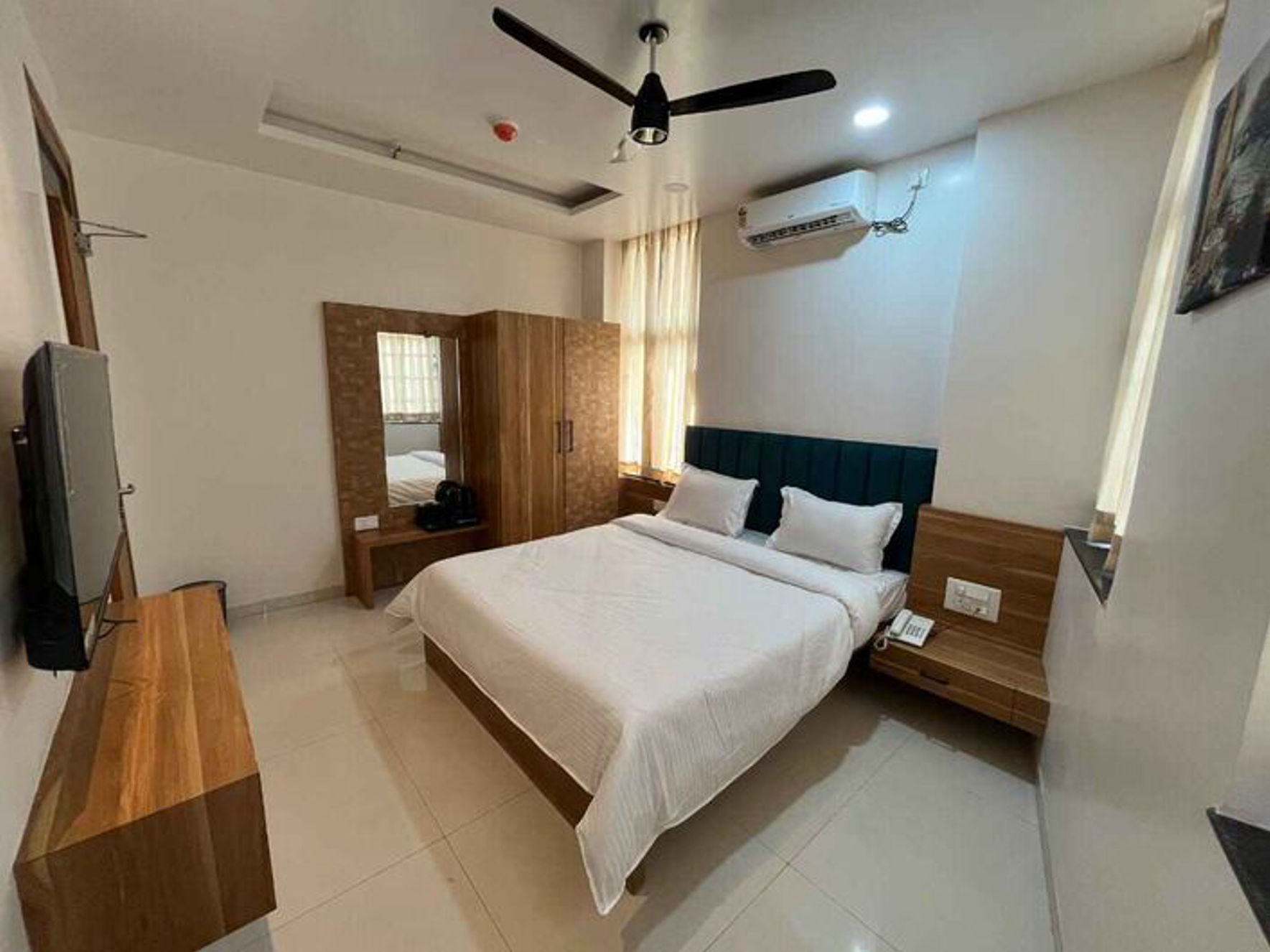 Lotus Suites 4
