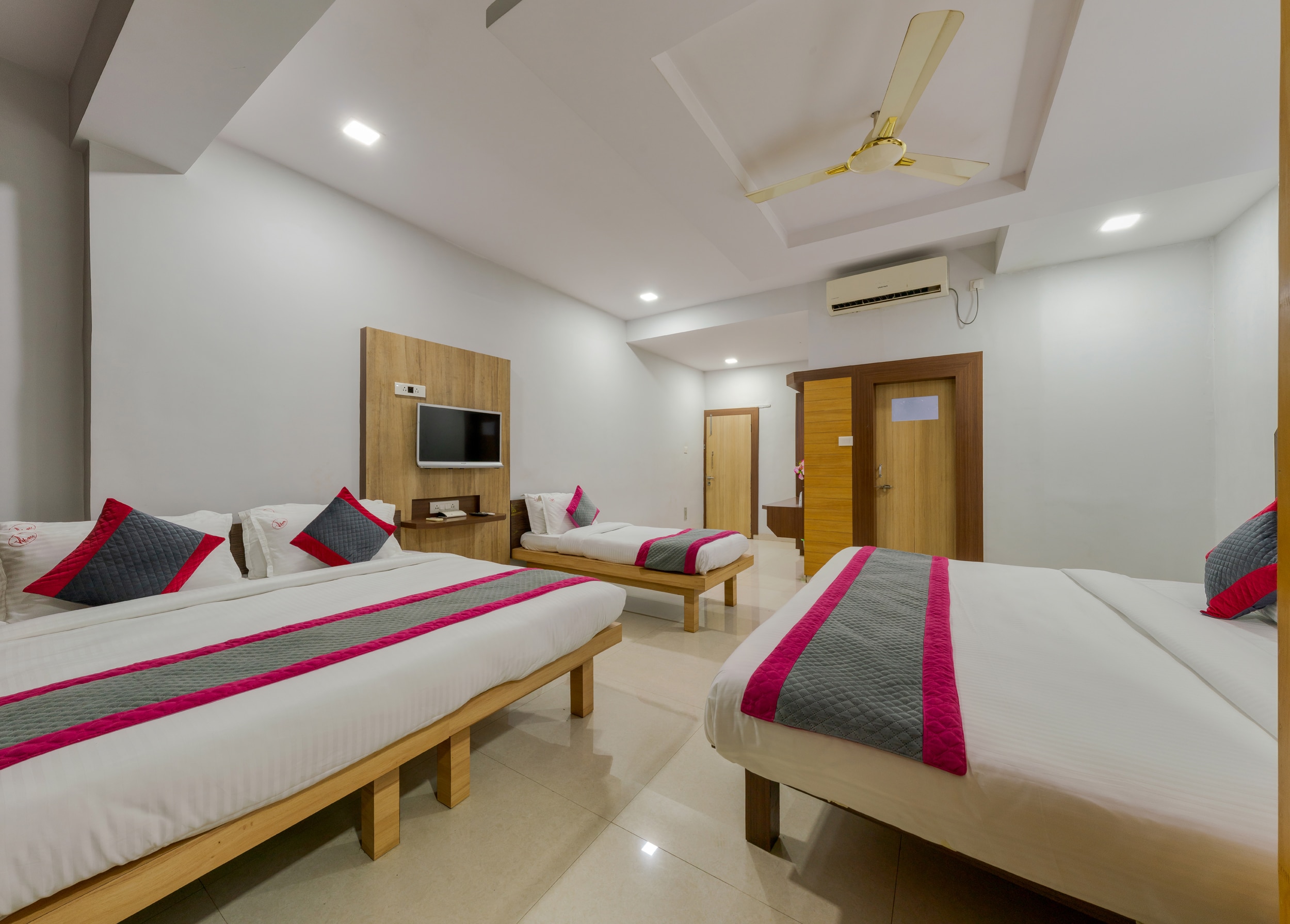 Hotel Vihar Deluxe 4