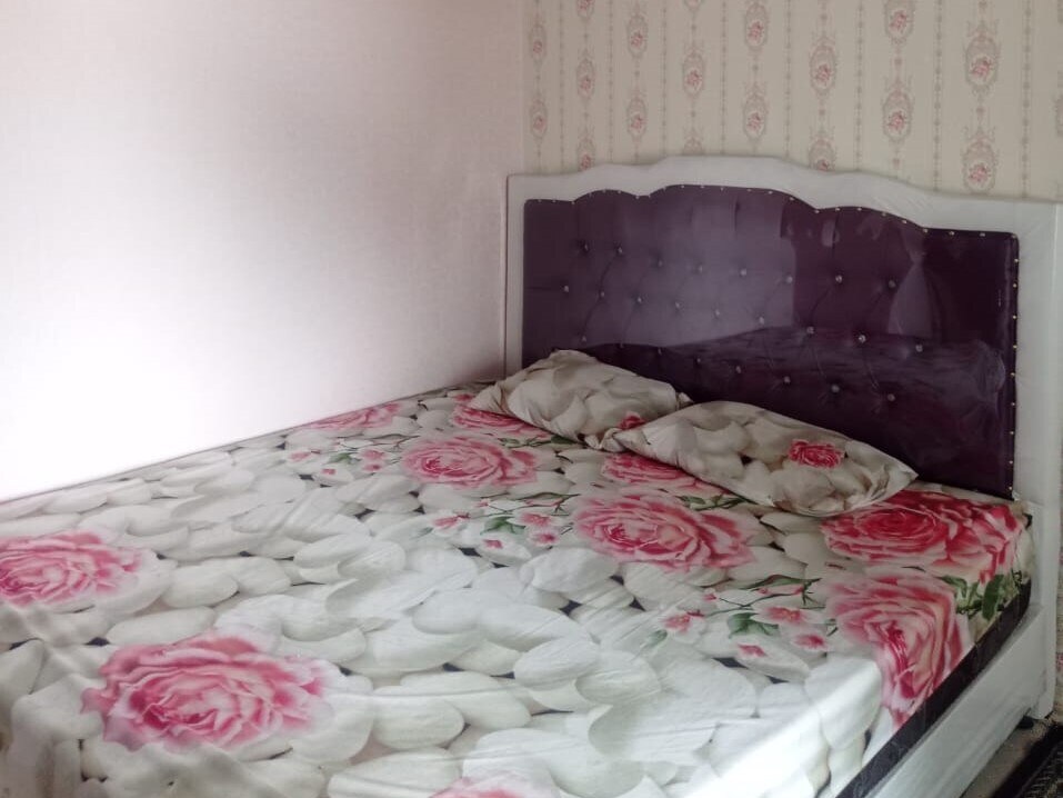 OYO 93192 Andesta Guest House Syariah - Tap to explore photos
