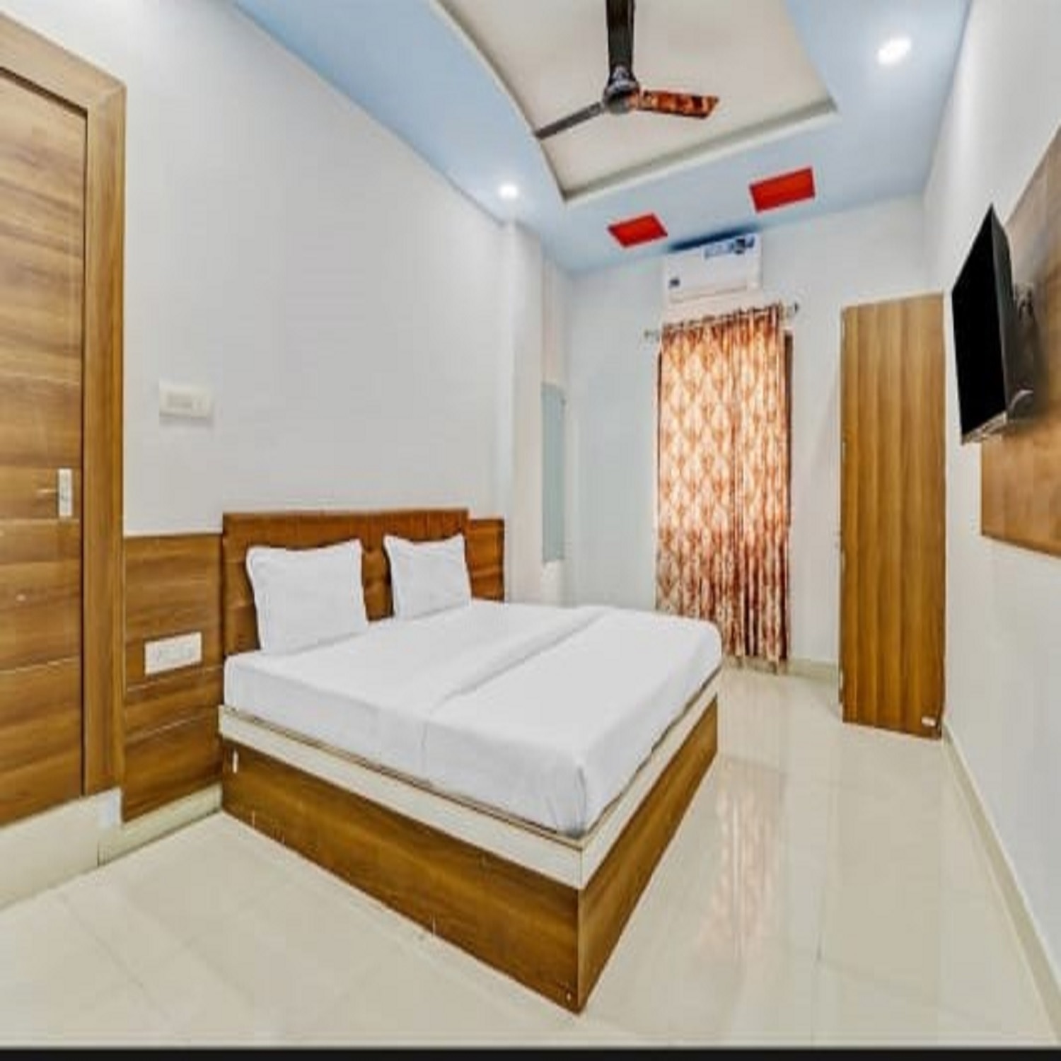 Hotel Anandi Inn - Tap to explore photos