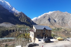 RASHIL HOTEL AND RESTAURANT, Kargil