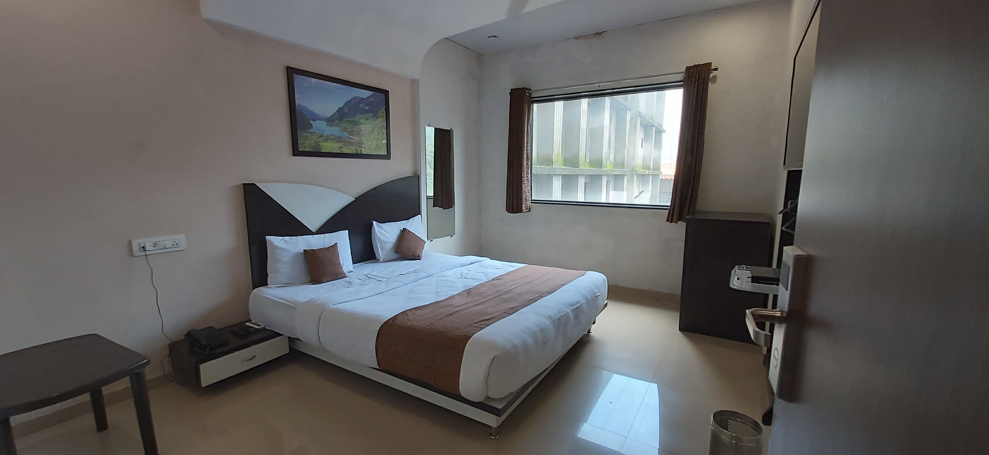 Deluxe Room With Bathtub 1