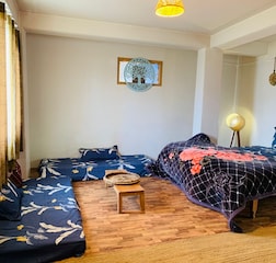 2 Interconnected Rooms, 1 King and 2 Twins, Mountain View, Dedicated Work Space