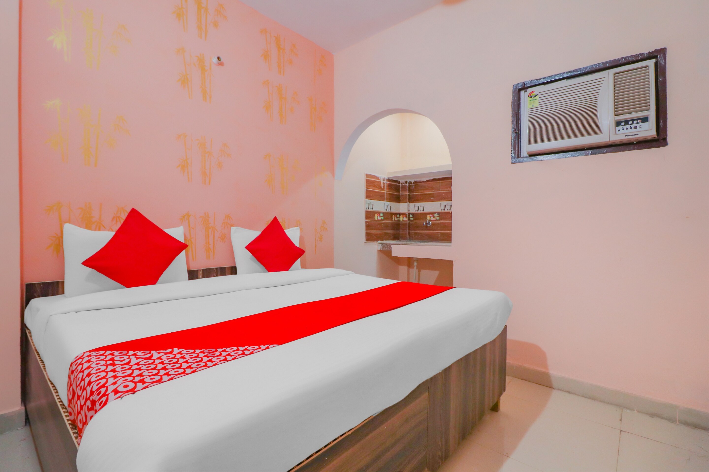 Hotel O Bhardwaj Guest House - Tap to explore photos