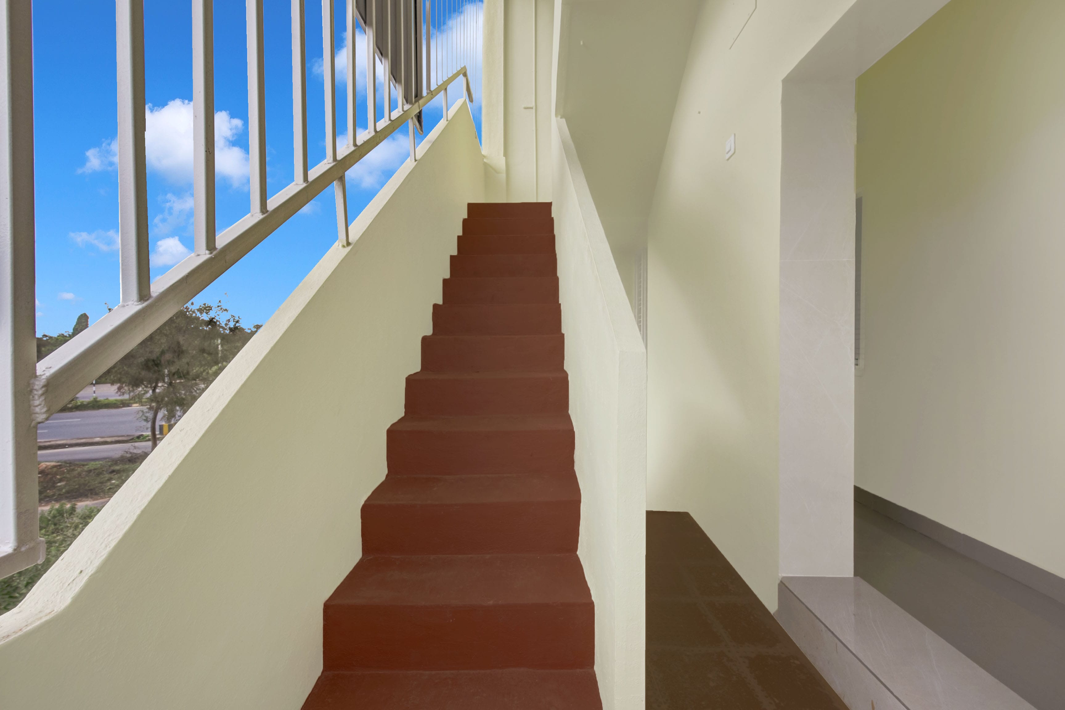 Hotel O ISIRI Rooms - Tap to explore photos