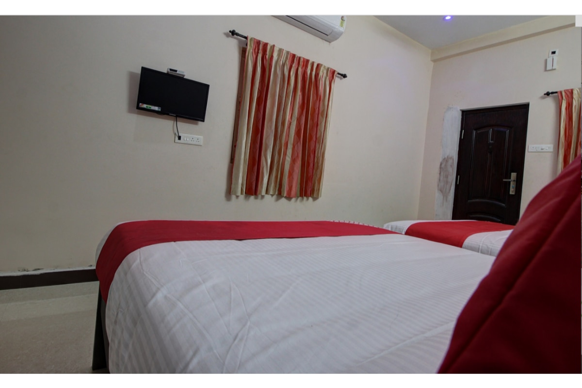 Hotel Vasantha Bhavanam - Tap to explore photos