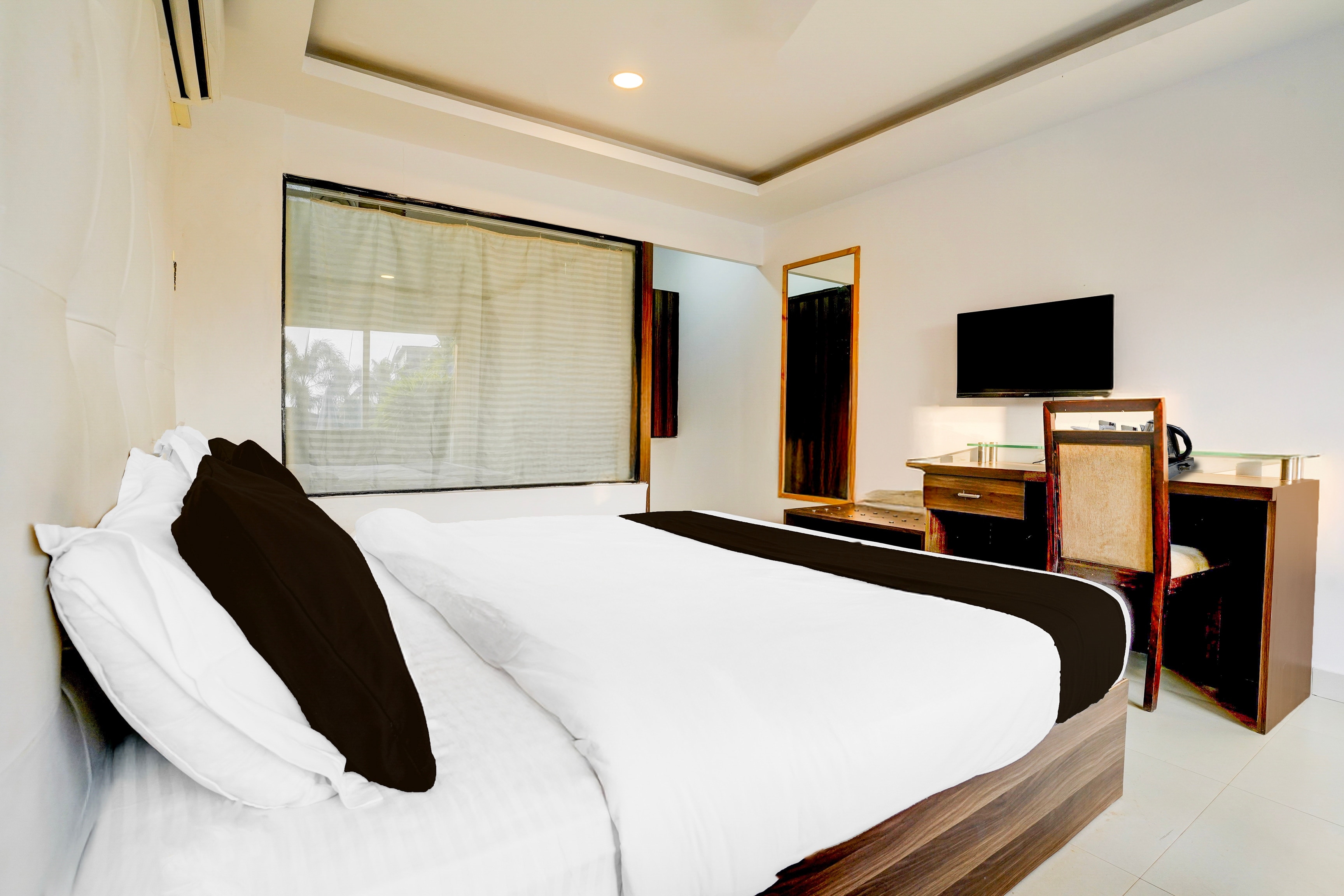 Hotel O Morjim Near Turtle Beach - Tap to explore photos