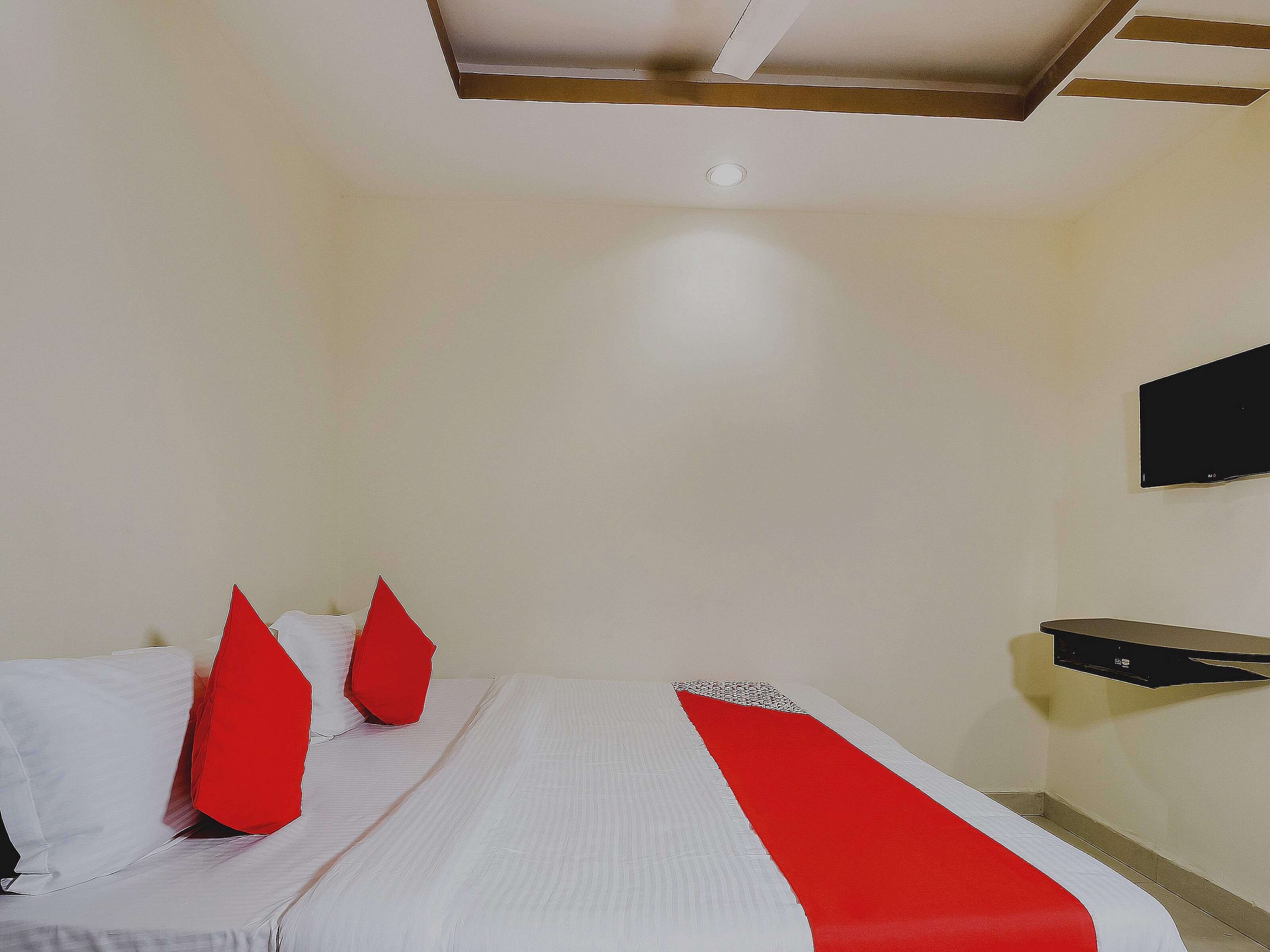 Hotel O Pradhann Home Stay - Tap to explore photos