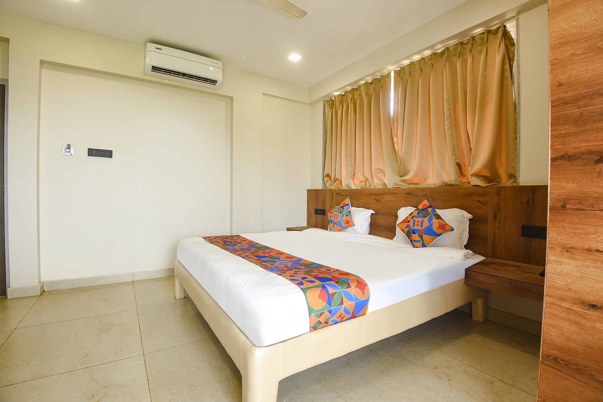 FabHotel Avasa Grand - Nr. Big Daddy Casino - Tap to explore photos