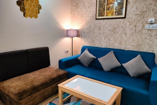 Blue Heart Home | 1BHK Luxury & Cosy Flat in Tapovan