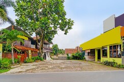 Super OYO Capital O 91810 Hotel Balebat 2, Bandung