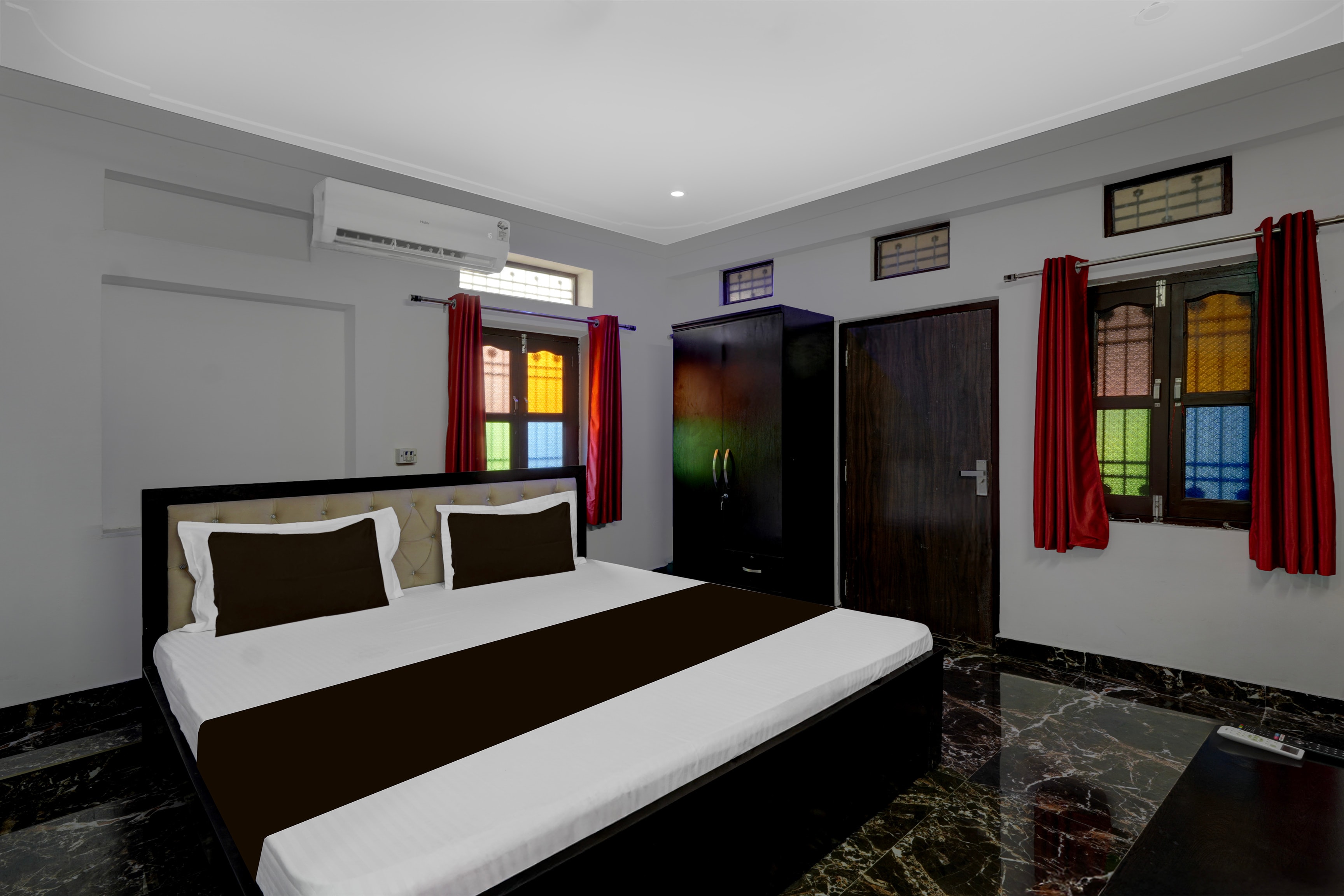 SPOT ON GRAND VIEW MANSION HOTEL - Tap to explore photos