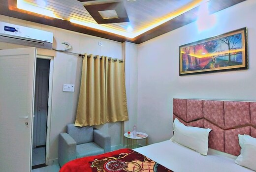 G-2 - Elegant 1 Bedroom Suite -Near Ghat & Temples