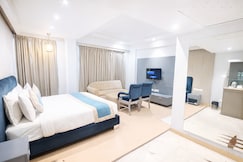 Hotel Signature Grand, Delhi