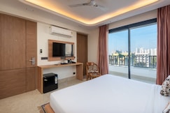 Qotel Signature - Golf Course Road, Gurgaon