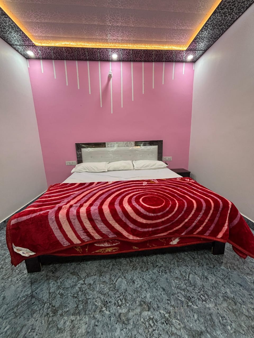 Shree Raghavkunj Paying Guest House, - Tap to explore photos