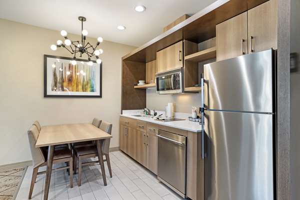 Best Western Plus Executive Residency IH-37 Corpus Christi - Tap to explore photos