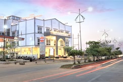 HOTEL THE GRAND RADHE SHYAM, Ambikapur