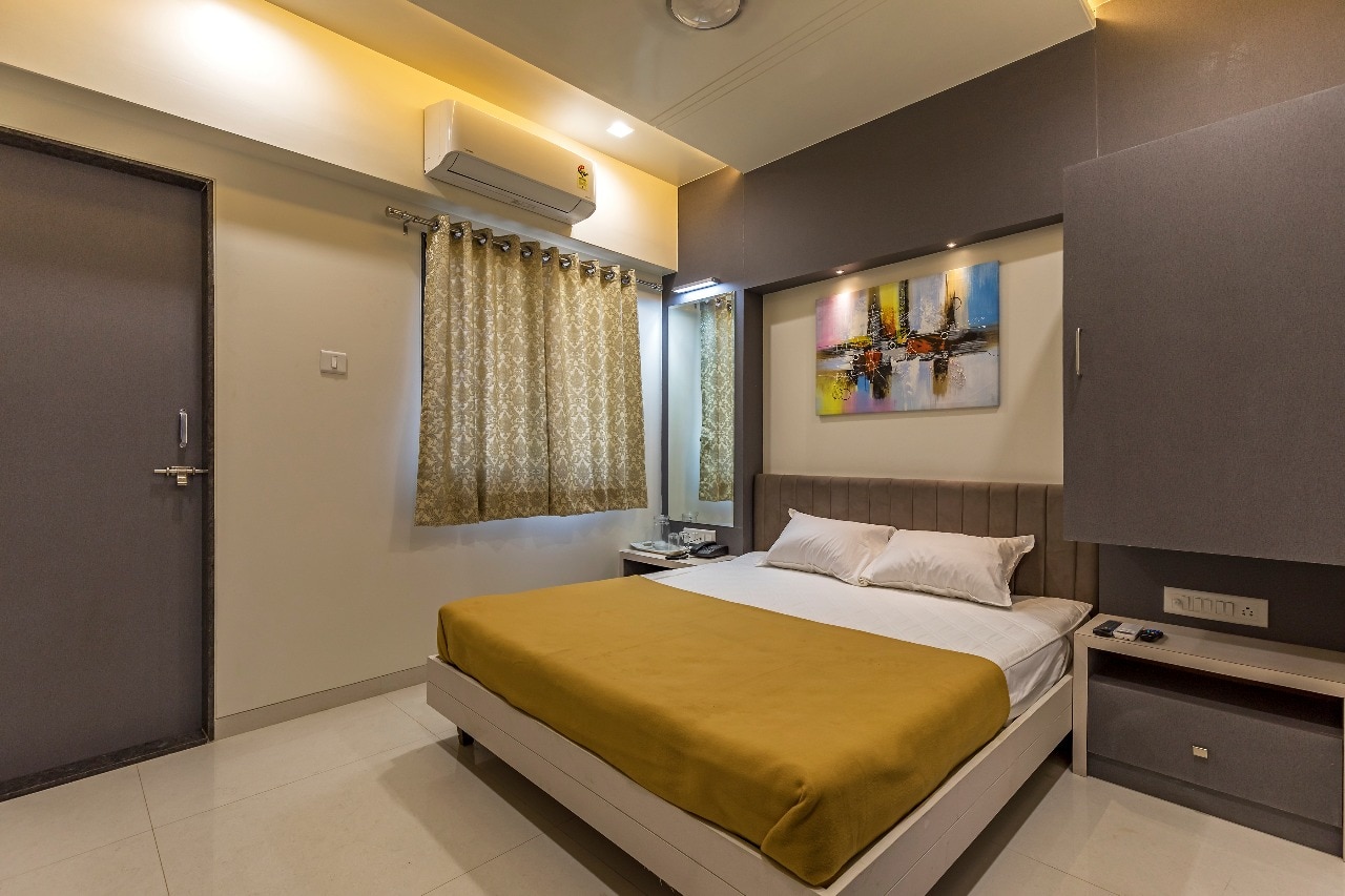 Deluxe Room Ac 1