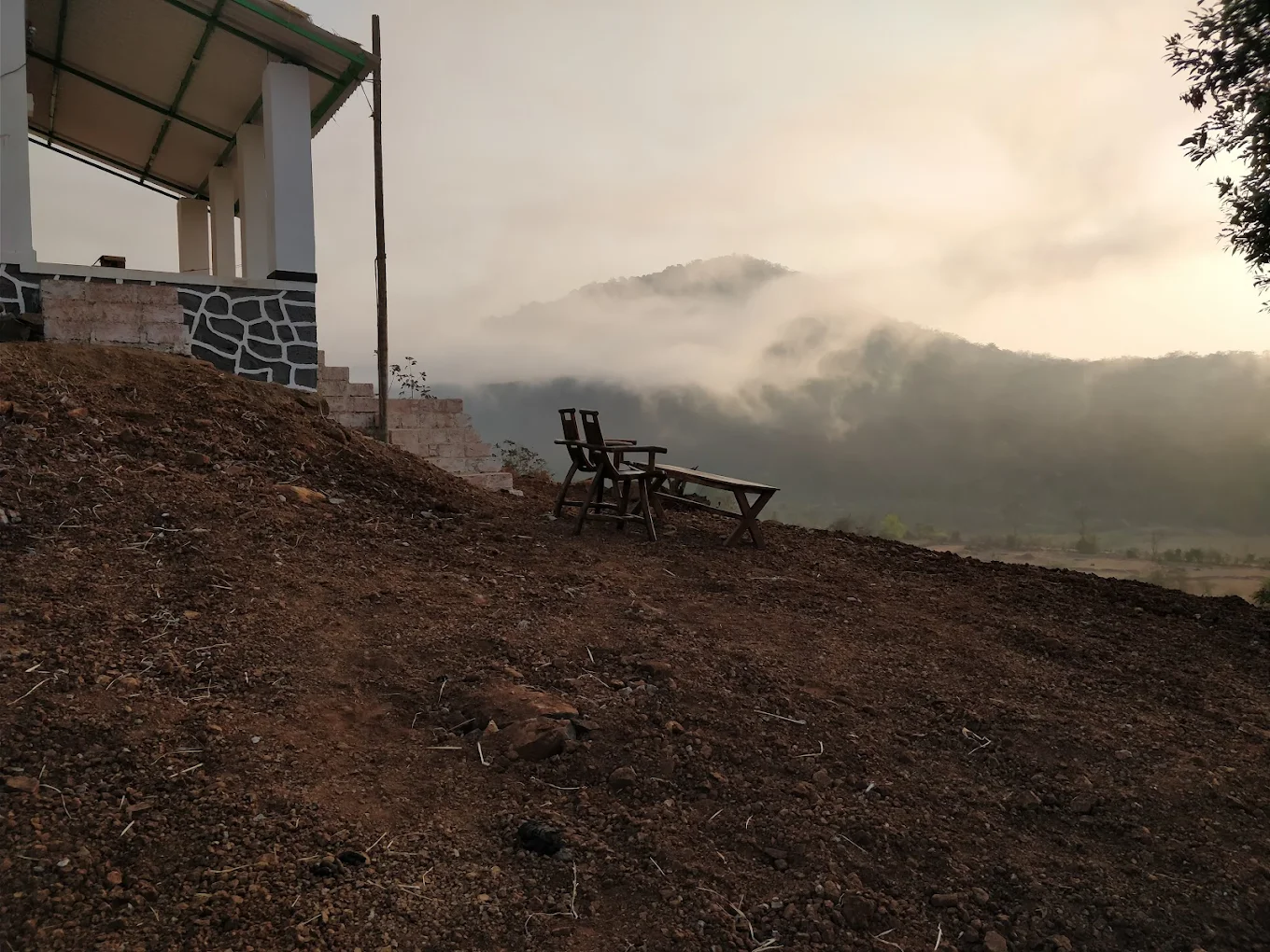 Farmers Deck Villas, Kolad